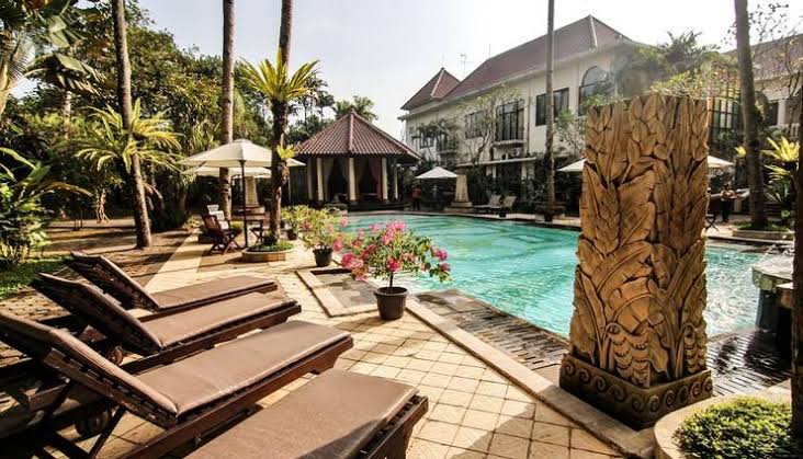 Perdagangan Efek Perusahaan Hotel Saraswati Griya Lestari Ditangguhkan BEI