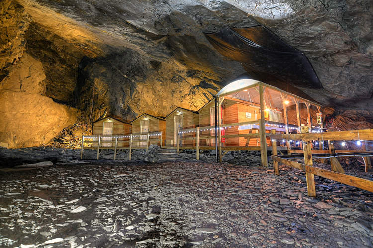 Hotel Deep Sleep Tawarkan Sensasi Menginap di Kedalaman 419 Meter di Bawah Tanah