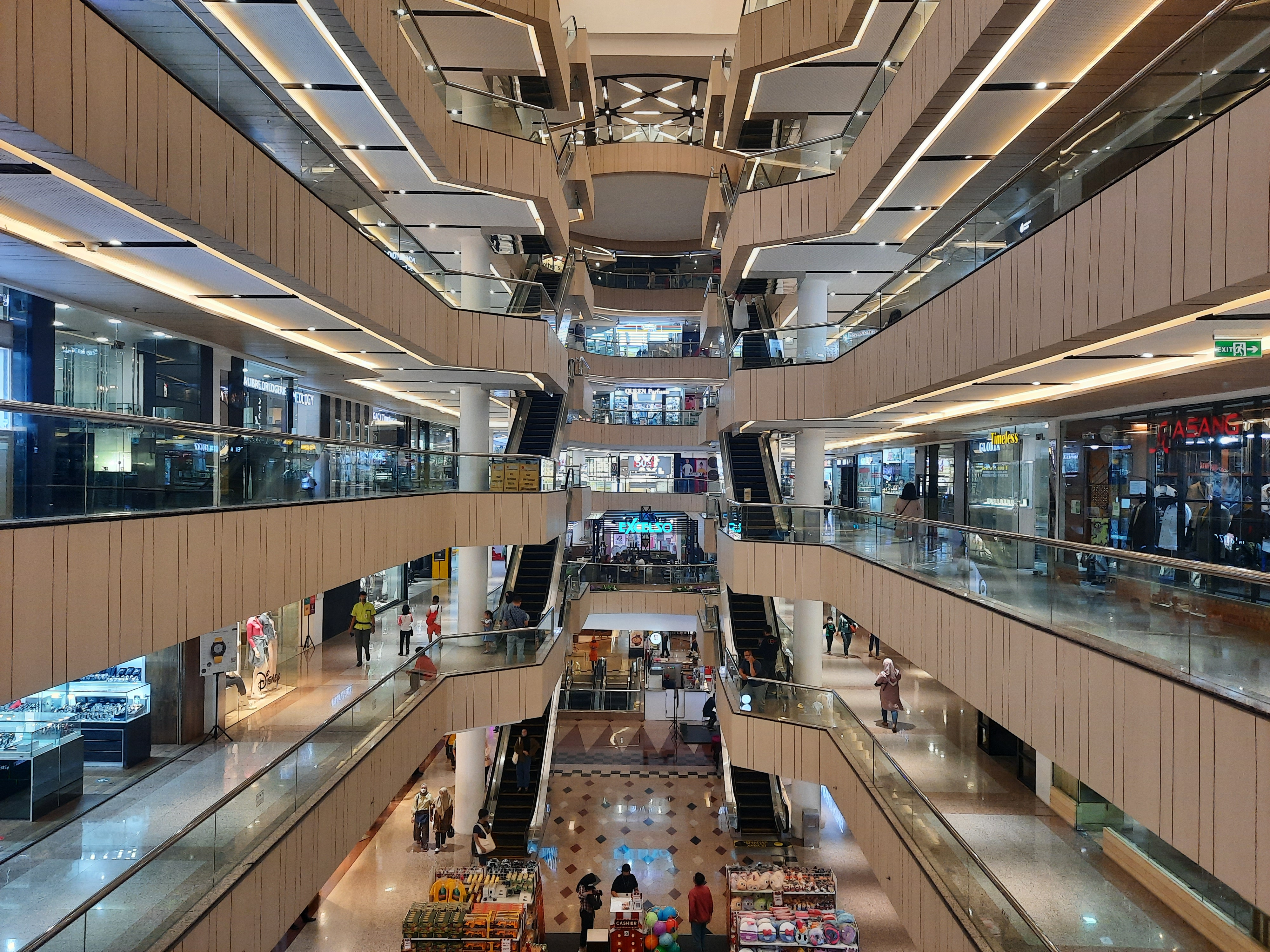 Sewa Ruang Ritel di Jakarta dan Surabaya Masih Didominasi Industri Makanan