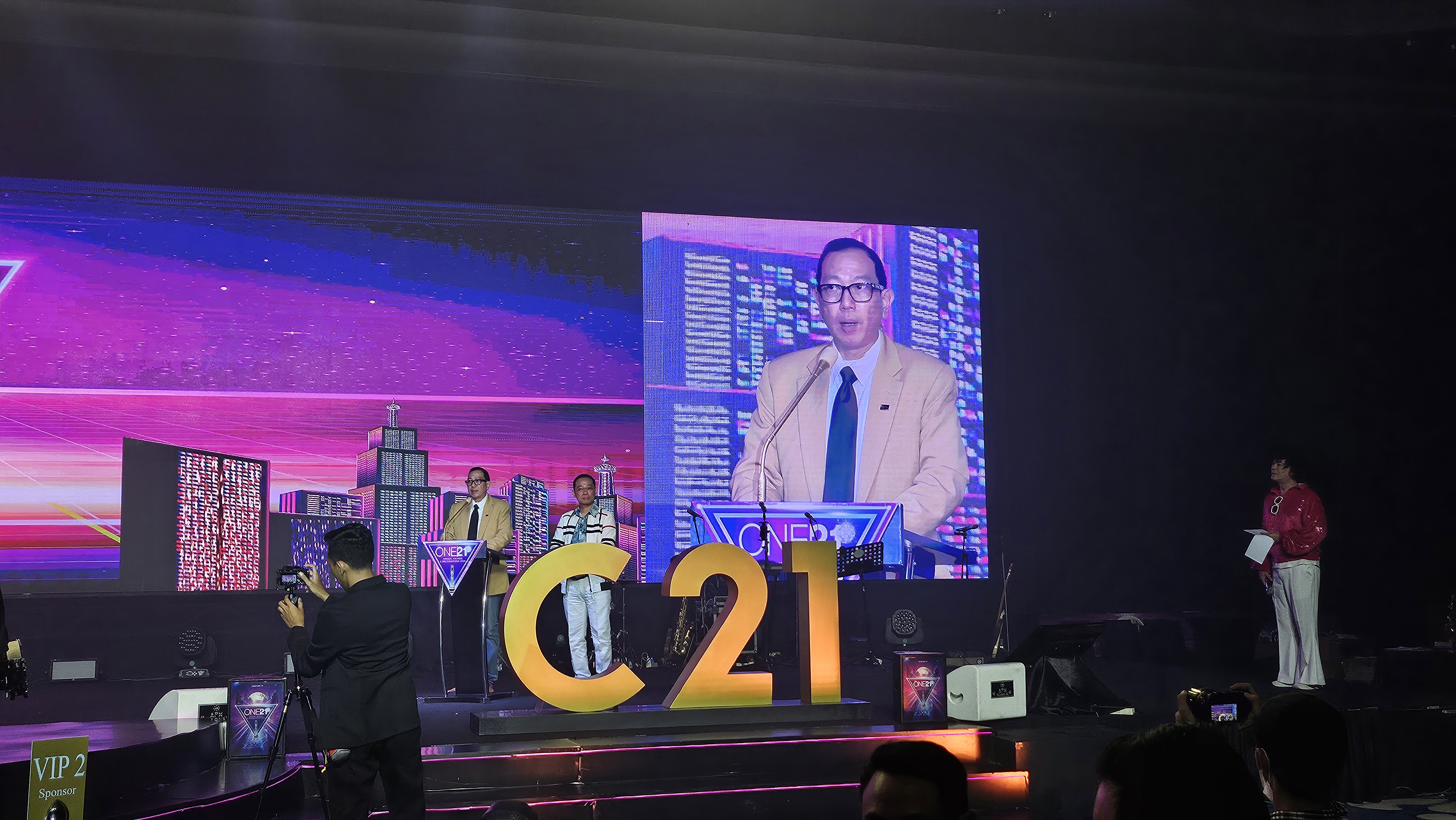 Tak Henti Berinovasi, CENTURY 21 Indonesia Buktikan Pencapaian Fantastis di ONE21 Awards 2024