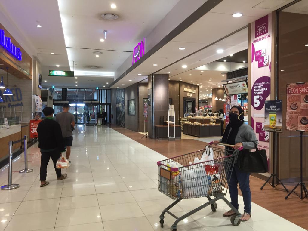 Pusat Perbelanjaan Mulai Uji Coba QR Code Melalui Aplikasi PeduliLindungi